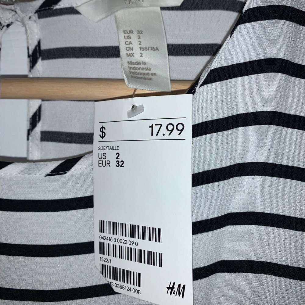 H&M Top - Picture 4 of 4
